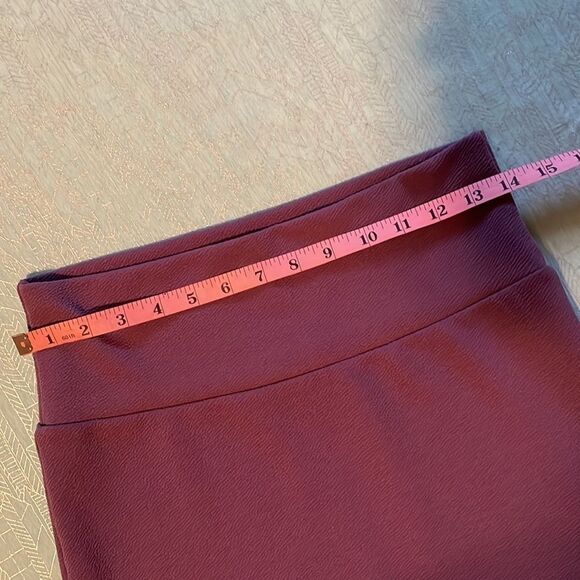 Lularoe purple hombre skirt size S, crepe texture, 24” long, waist 14” across - Picture 4 of 10